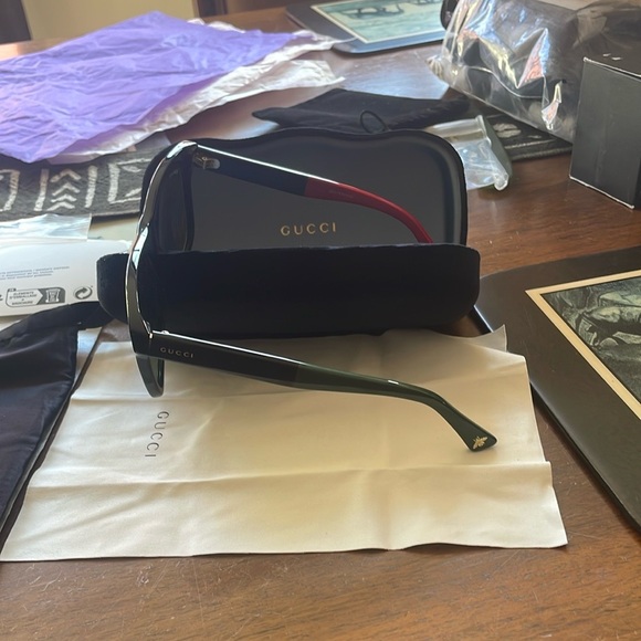 Stunning “Gucci” Wayfarer Sunglasses NWT - Picture 7 of 11